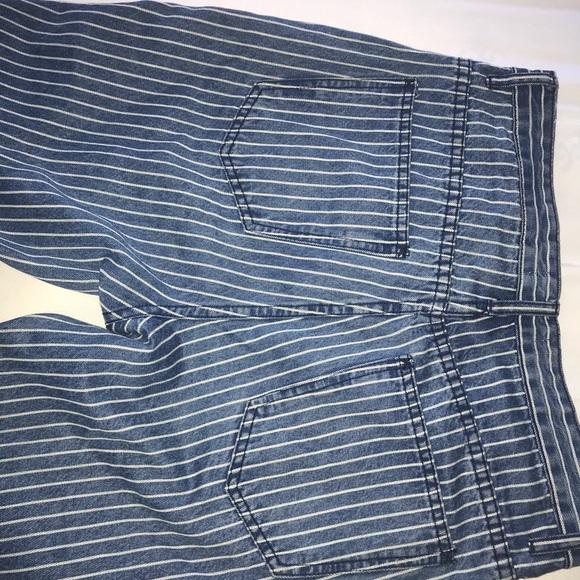 Forever 21 Jeans - Picture 3 of 5
